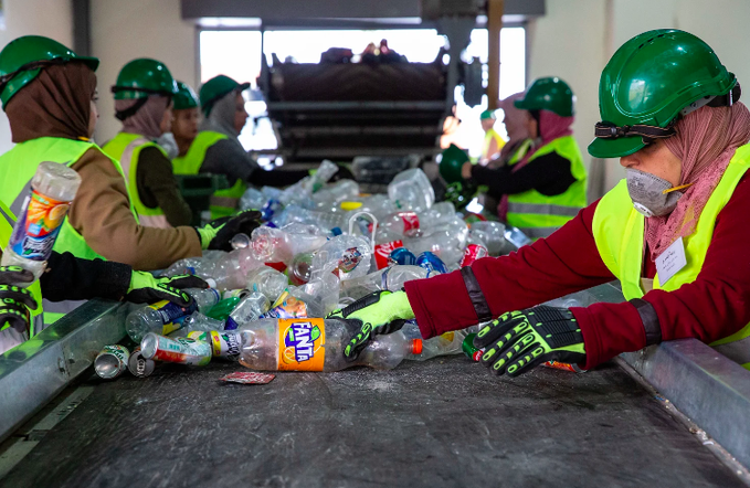 UNDP's tweet photo. What do plastics have to do with #ClimateChange?

In 2019 alone, plastic production and incineration resulted in greenhouse gas emissions equal to 189 coal power plants.

Here's why we must #BeatPlasticPollution to meet global climate targets: https://t.co/VhEBJ70TvQ https://t.co/iI9QGXI0IS