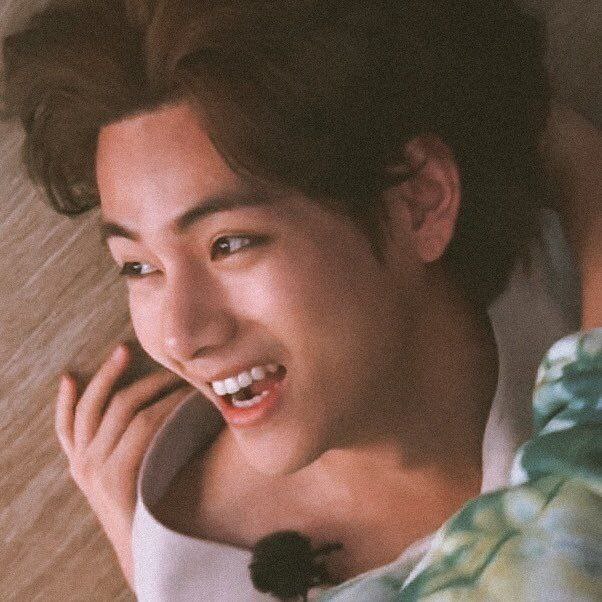 Free taehyung
Recpect taehyung
we love you taehyung