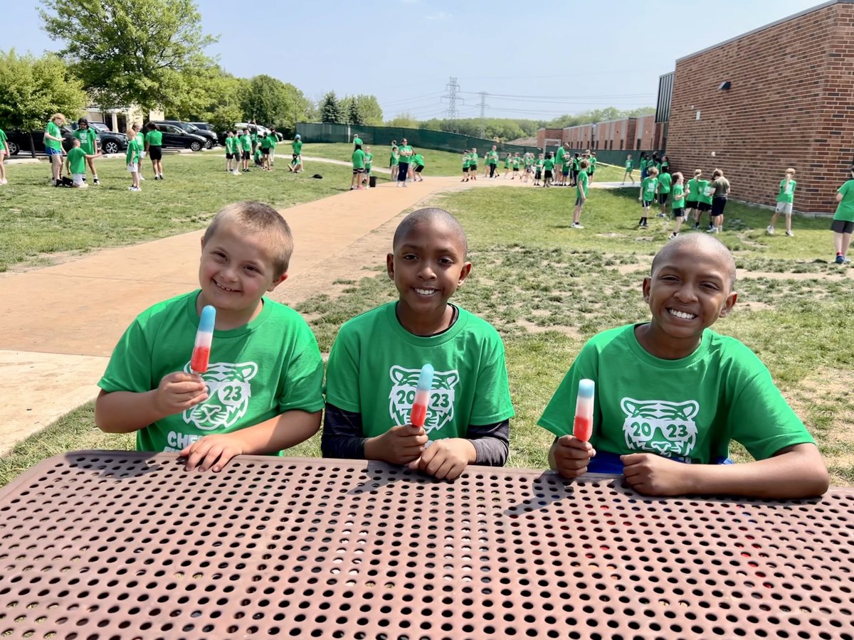 MrsAnnaWestphal's tweet photo. 💚We had so much fun at @Chelsea_Tigers Field Day today💚 @MrsHollyWright @fsd157c https://t.co/RX70srYVuv