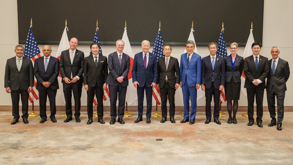 Honored to join @POTUS, @RahmEmanuel, and other leaders for an important moment in advancing #quantumtechnology at the G7 Summit. Learn about @IBM's partnership with @UTokyo_News_en and @UChicago to develop a system to help solve our global challenges: ibm.co/3IvOWa9