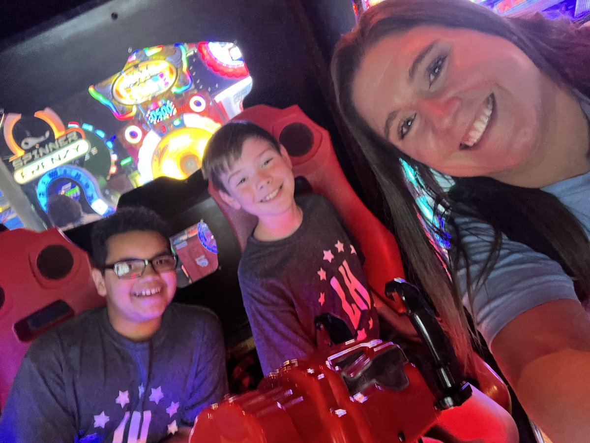 Mrs_M_Brady's tweet photo. We had such a great time at Main Event! What a way to celebrate the end of the year! @LHMS_Patriots #patriotpride https://t.co/j92jrdUPeI