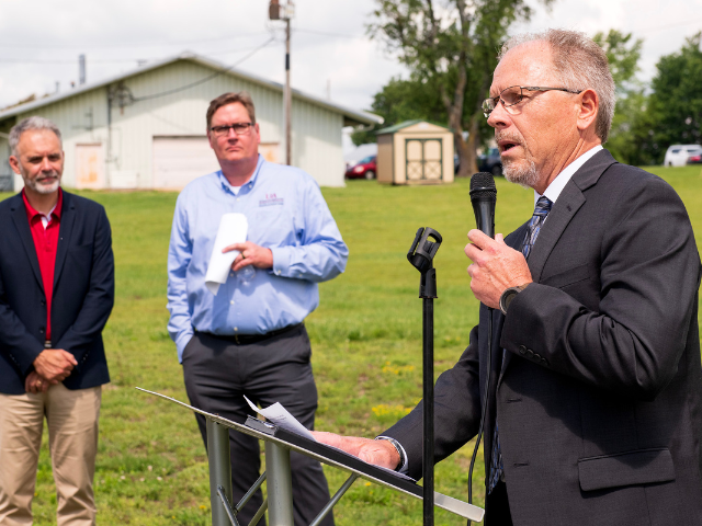 Poultry Federation (@thepoultryfed) on Twitter photo Demonstrating an unwavering commitment to the education of future generations, Aviagen® has made a significant contribution toward the development of a new Poultry Science Smart Farming Research Facility at <a href="/uaex_ag/">Arkansas Extension Agriculture</a>. Read more: ow.ly/yVNr50OuIZ1 Demonstrating an unwavering commitment to the education of future generations, Aviagen® has made a significant contribution toward the development of a new Poultry Science Smart Farming Research Facility at <a href="/uaex_ag/">Arkansas Extension Agriculture</a>. Read more: ow.ly/yVNr50OuIZ1