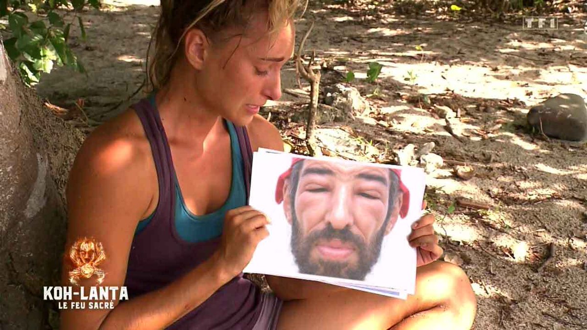 talhiise's tweet photo. "Denis, qui est cet homme dans mon courrier ?" 

#kohlanta https://t.co/aJJR3dRNL5