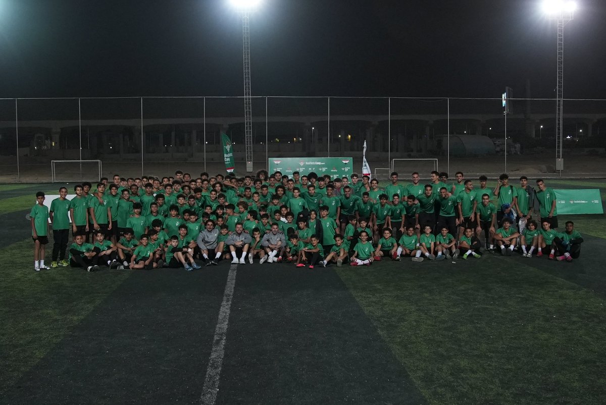Betis Camp Egipto. Del 4 al 8 de mayo, 5 dias de #entrenamiento en los que 190 futbolistas se vistieron de verdiblanco. 

Es un aténtico placer trabajar con este grupo de profesionales <a href="/jparra_7/">Juan Parra</a> 
 y <a href="/alvarocesarmore/">ALVARO CESAR</a>.