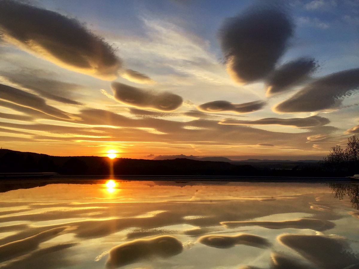 Cloudymamma (@cloudymamma) on Twitter photo My crazy 21:30hrs Tuesday evening sky!
Inverness
<a href="/CloudAppSoc/">Cloud Appreciation Society</a> <a href="/StormHourMark/">Mark Boardman</a>
#loveukweather #ThePhotoHour <a href="/metoffice/">Met Office</a> #StormHour My crazy 21:30hrs Tuesday evening sky!
Inverness
<a href="/CloudAppSoc/">Cloud Appreciation Society</a> <a href="/StormHourMark/">Mark Boardman</a>
#loveukweather #ThePhotoHour <a href="/metoffice/">Met Office</a> #StormHour