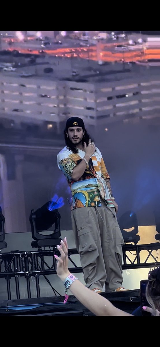KaliLirette's tweet photo. Captured the best moments during @russdiemon performing at @Hangoutfest  💖🥰 https://t.co/bujnejhpBy