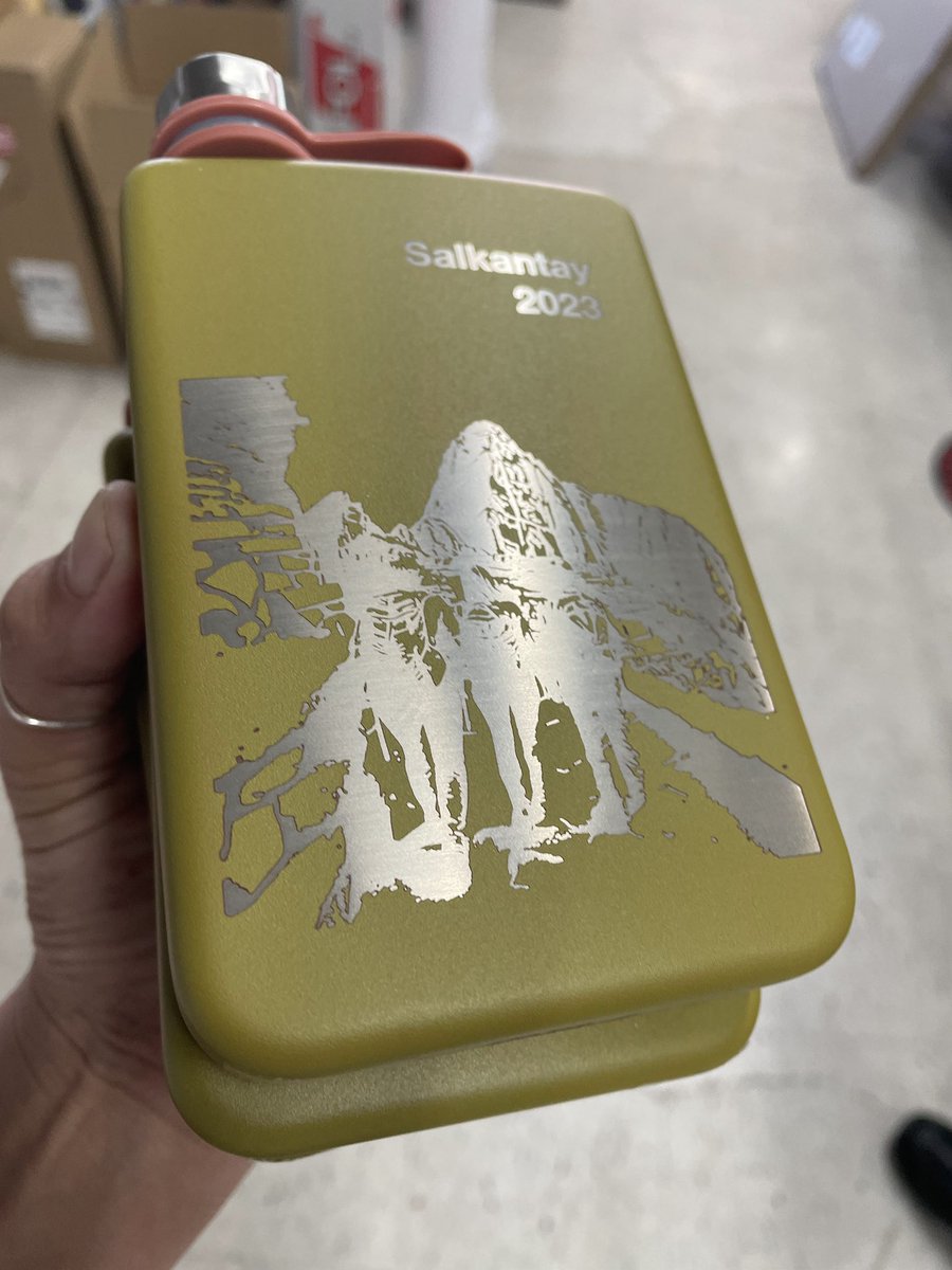 inscriptu's tweet image. Look at the interesting use of negative space and form when this artist worked with us to create these engraved flasks they brought in. They even took care with the custom placement on the back to work.

Do you have any interesting ideas to engrave? 
inscriptu.com