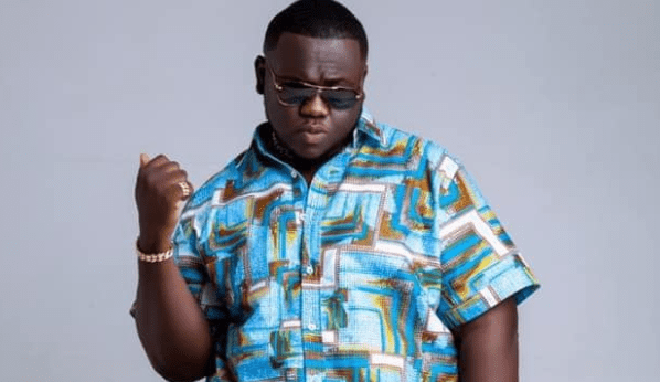 sammy_levelz's tweet photo. Ghanaian rapper @Cjbiggerman  embarks on a new farming venture to support his music career
#PerfectMatchXtra #ElectionHQ https://t.co/2Fvok1YfCQ