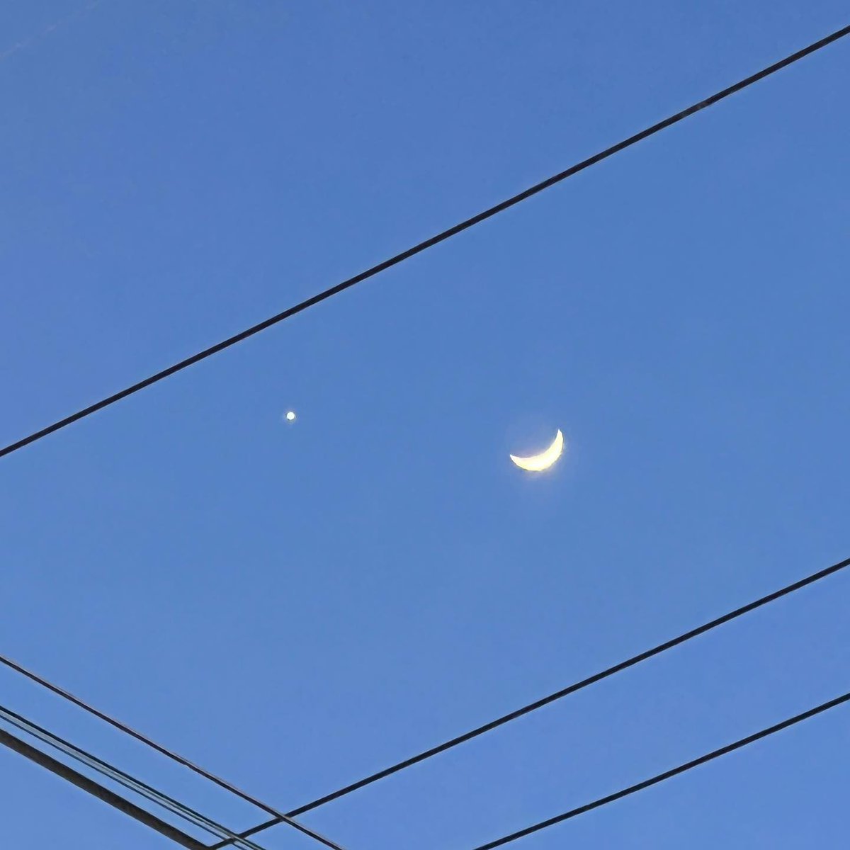 HourlyASTROBR's tweet image. [20230523]

Atualização do Seungkwan (Seventeen) no Instagram 🌙⭐️🤍

🔗instagram.com/p/Csl4zvcSkLv/…