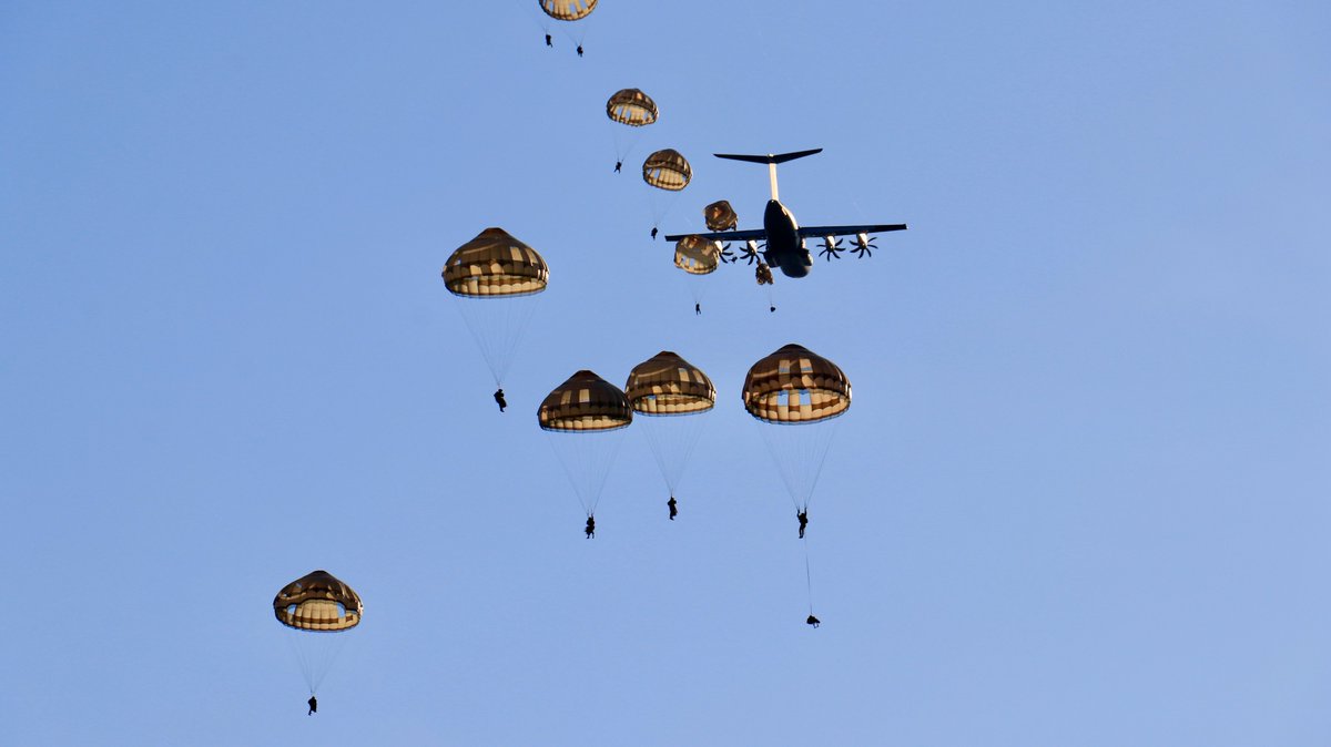 NATO_ACT's tweet image. French🇫🇷 troops "making the entrance" during the combat exercise in Estonia🇪🇪.
#SPRINGSTORM allows #NATO Allies to assess the synchronization of battle plans, cooperation between different levels of command, &amp;amp; unit readiness for carrying out combat tasks.
#WeAreNATO