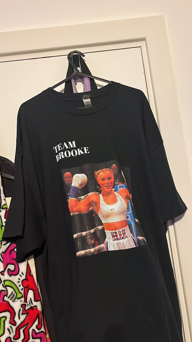 counting down the days til #kingpyn in dublin ready to support @ellebrookeuk 
gonna finally get to wear this seeing as it didnt arrive intime for her last fight (even tho i had it designed and ordered weeks before)