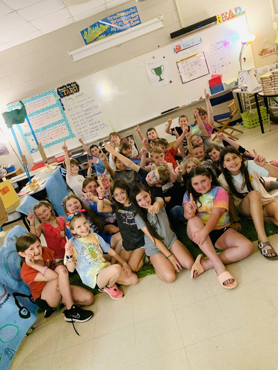 Congratulations to all the students and educators at Banks County ES who won the Spring Exact Path Trophy Challenge! The pizza party and goodies from @jennsaine were the perfect end to an awesome school year! @BCSchoolsGA @edmentum #Educatorfirst