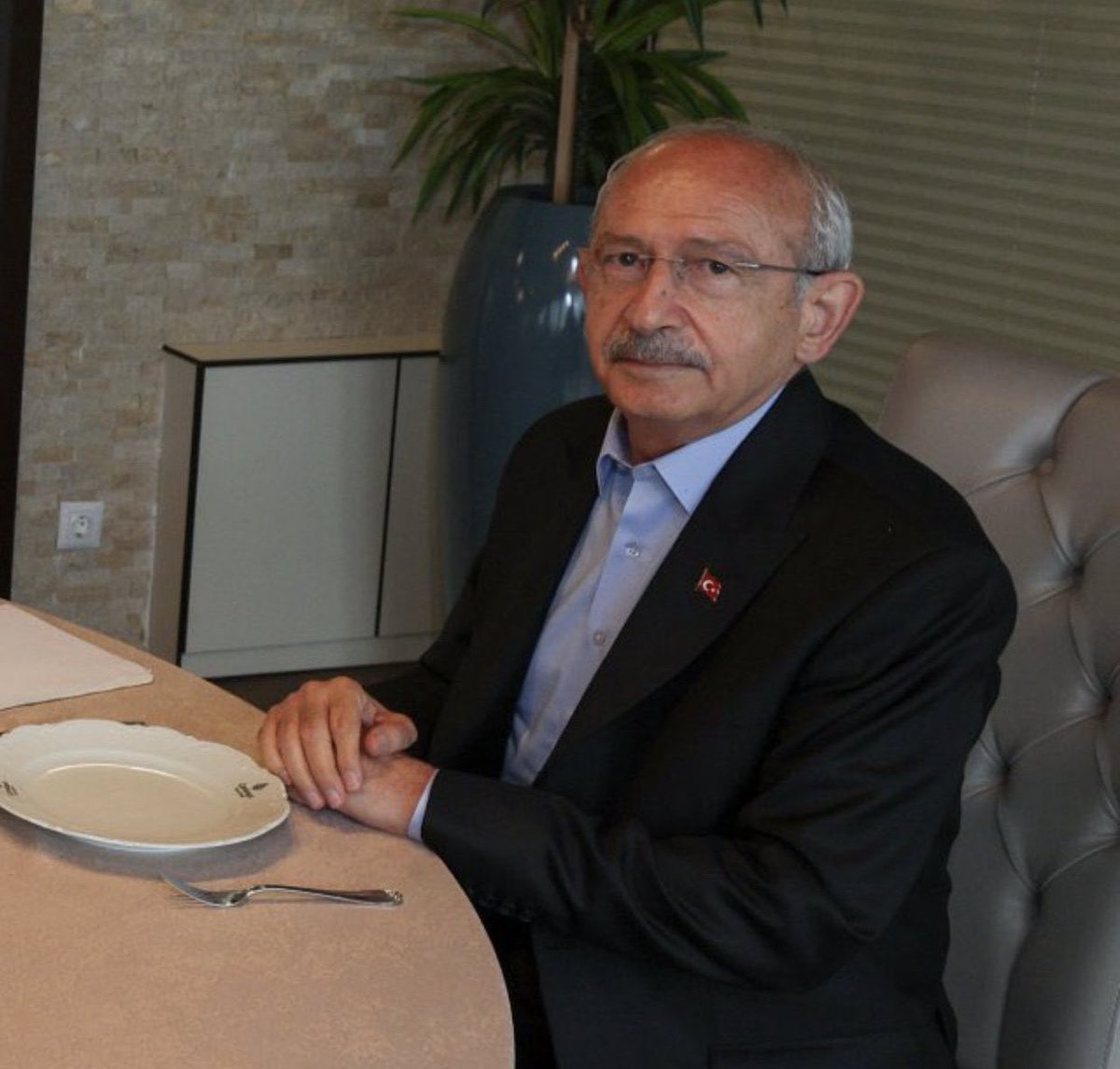 kizlarla otururken konu ask hayatlarimiza gelince ben