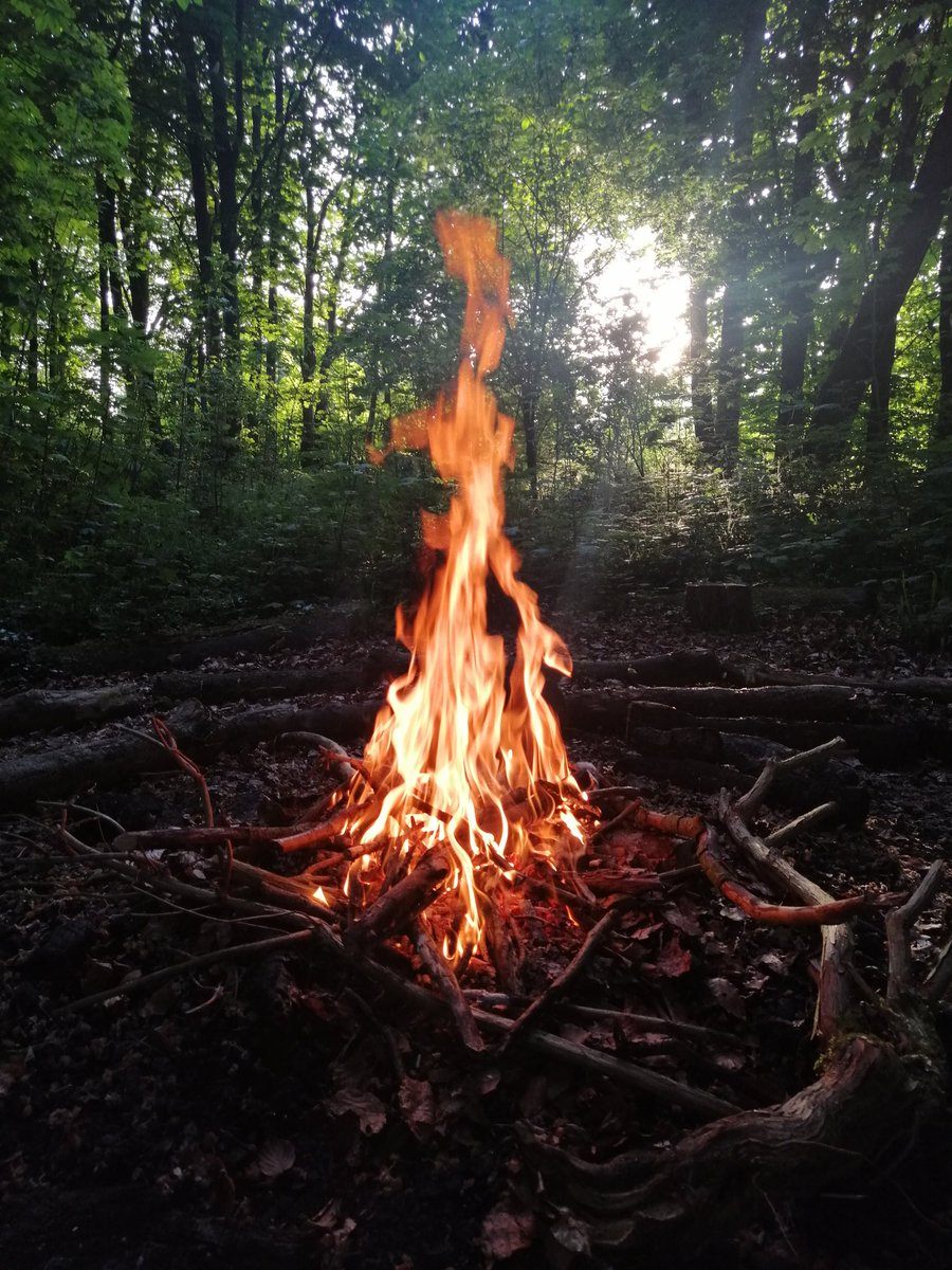 This week I gatecrashed our Rangers meeting and made a s'more or 2 on their fabulous fire. This was after the brownies enjoyed some sucker archery, s'mores making and hide and seek around the woods. Great memories for the girls!
#girlscandoanything #volunteersareawesome