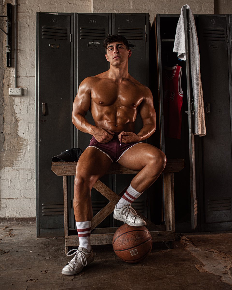 Do you dribble? 😏💦🏀

📸 <a href="/jake_od/">Jake O'Donnell</a>