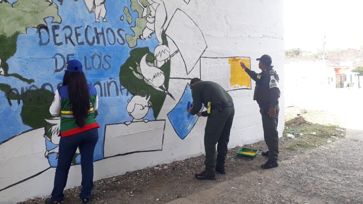 policiasbiensud's tweet photo. Mediante campaña preventiva  DEJANDO HUELLA A LA VISTA DE AMÉRICA  #ProteccionInfancia gugec  administración municipal, secretaria de cultura,Gestores de convivencia  barristas del América realizaron mural  alusivos a los derechos fundamentales de nuestros N.N.A https://t.co/M3WO4fQAiL
