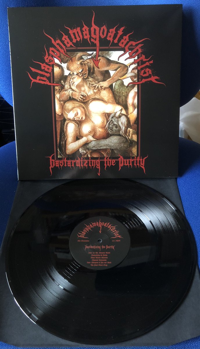 crotako's tweet photo. 2020.05.15に届いたREVENGE便
Blasphamagoatachristの1st「Bastardizing the Purity」(LP盤)
Blodfestの3rd『Den flyr ej ilden...』(LP盤)
HiraxとL.A. KaosのSplitのようなコンピ『Born in the Streets 1983-1984』 https://t.co/2BWmaW61ze