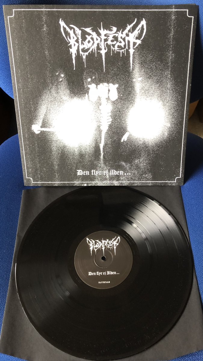 crotako's tweet photo. 2020.05.15に届いたREVENGE便
Blasphamagoatachristの1st「Bastardizing the Purity」(LP盤)
Blodfestの3rd『Den flyr ej ilden...』(LP盤)
HiraxとL.A. KaosのSplitのようなコンピ『Born in the Streets 1983-1984』 https://t.co/2BWmaW61ze