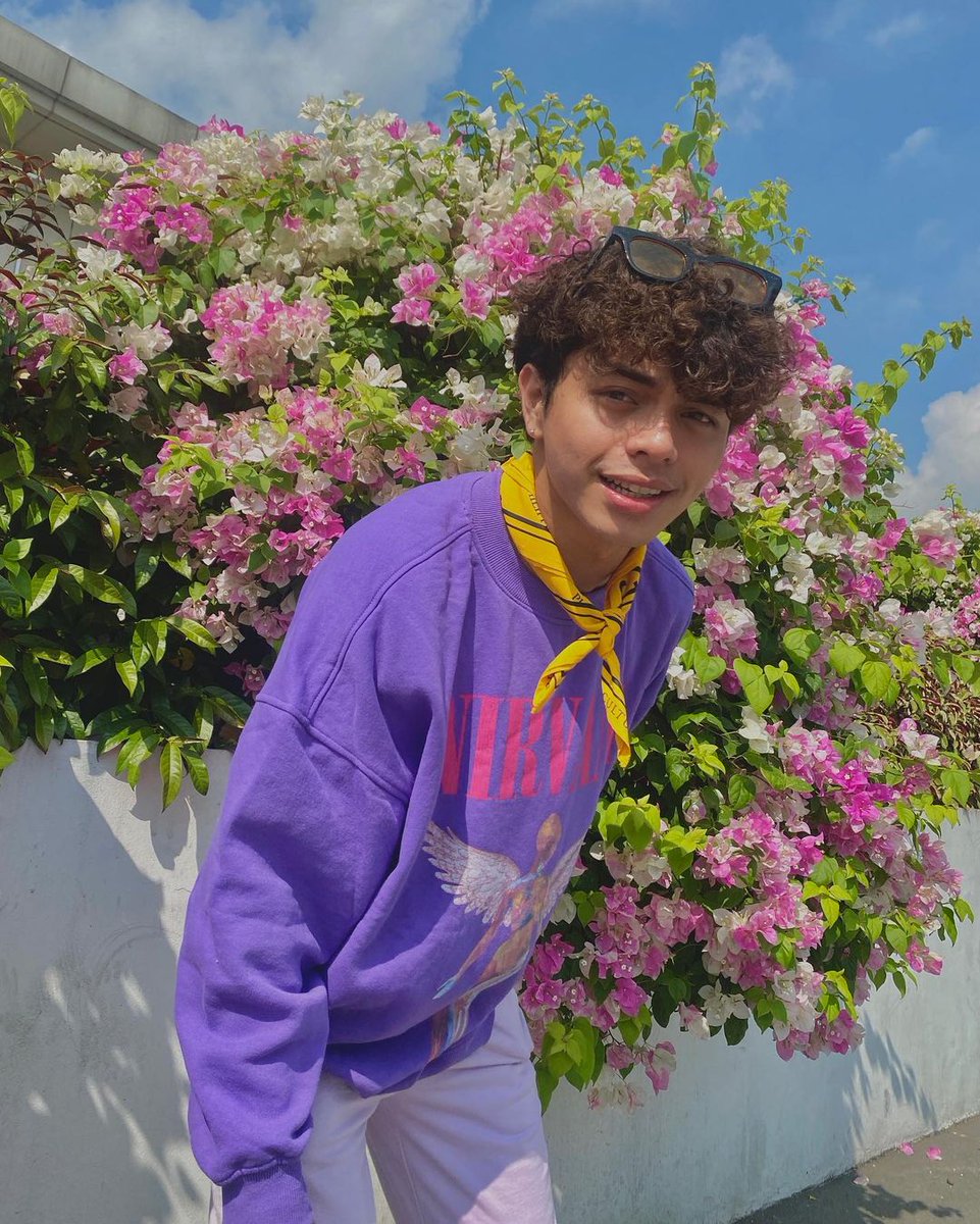 NewsKoPH's tweet photo. SUNKISSED KAPOGIAN ang ibinilad ni Kokoy De Santos sa kanyang latest viral photo sa Instagram.

"Exhale.. inhale. maiba lang," caption niya sa post.

📷 IG/ @kkydsnts 

Bumisita sa aming official website: https://t.co/cPs5DJ74AH

#NewsKoShowbiz #EntertainmentNewsPH https://t.co/Mfl0DIVRsY