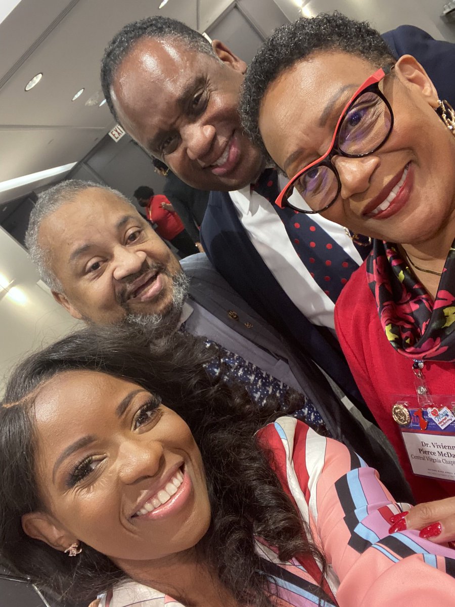 PierceDNP_RN's tweet photo. Lots of #advocacy & #healthpolicy work in the first 2 months of this year #LongCOVID with @timkaine #nursing issues with @BennieGThompson @RepJasmine @DonaldPayneJr and #RepJonathanJackson and #affordable #qualitycare with @POTUS #nurselife https://t.co/hrfn9YOL7t
