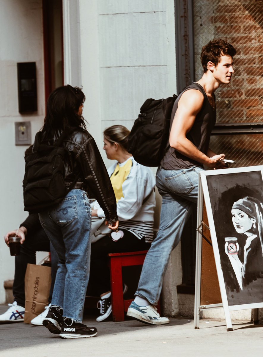 camila cabello and shawn mendes looking like a high school couple with those huge backpacks 😭😭😭 (love them)