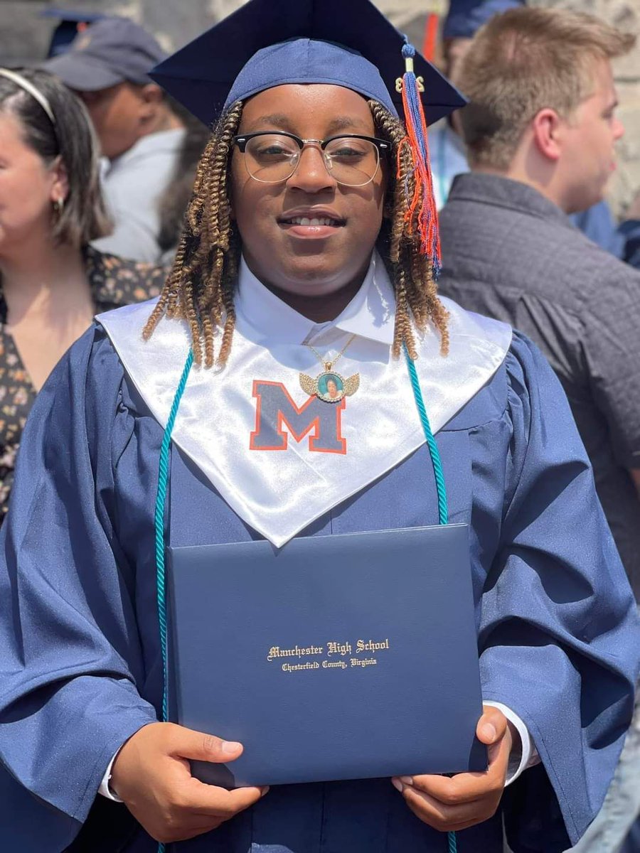 ladylancersMHS's tweet photo. Congrats to our seniors, @APayne2023 @OliviaW69919410 &amp; @DatGirlDJBallin  💙🧡 @MHSLancers https://t.co/TLFkCY68g9