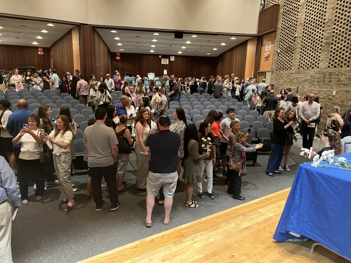 Congratulations to our first class of students to be admitted into the NEHS!!  82 juniors and seniors signed their names into the Honor Society ledger starting a new tradition.  #LGP @PacHS_Principal @PacHS_Calabro <a href="/aprilljumic/">April Ljumić</a>