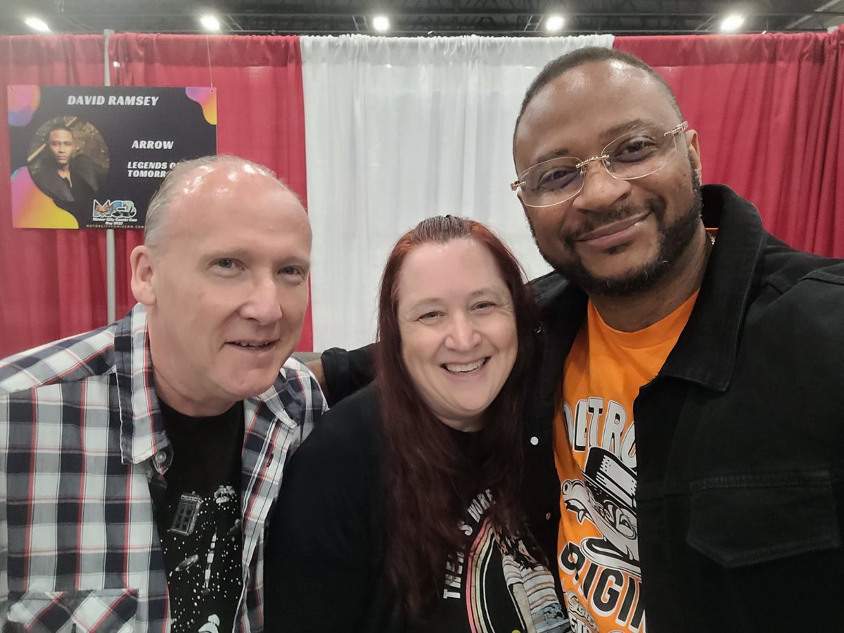 Big thanks to @MotCityComicCon for a fun weekend in #NoviMi this past weekend! Thrilled to meet @clarkgregg  #CatherineTate #DavidRamsey @BrentSpiner