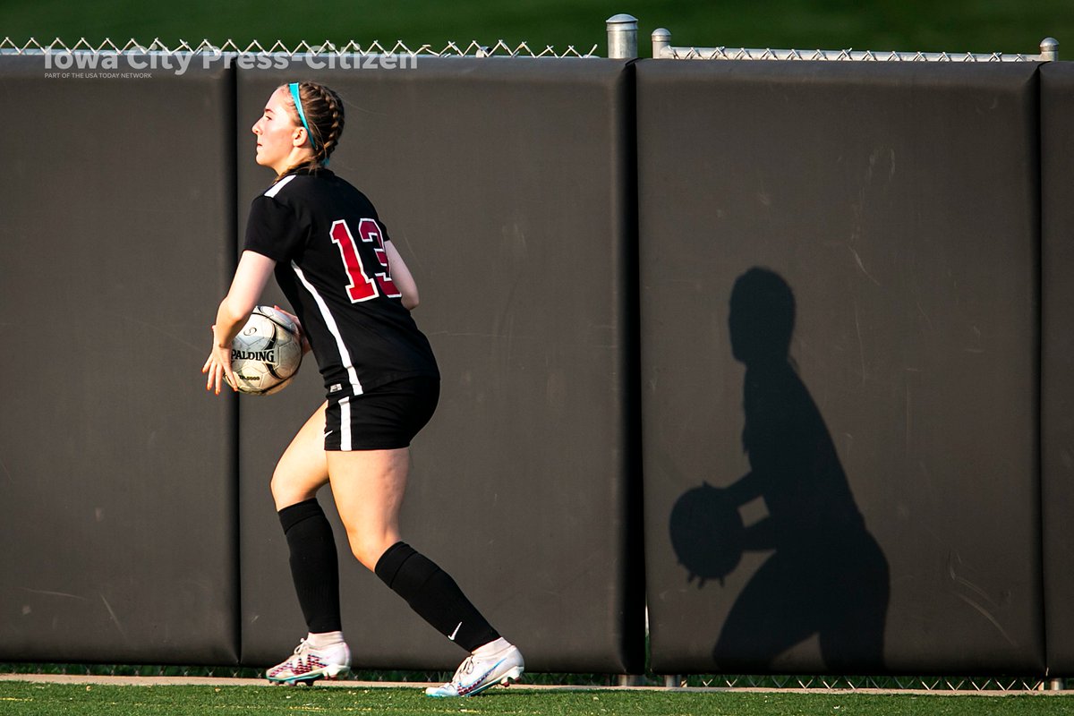 josephwcress's tweet photo. Iowa City High girls soccer advances to its Class 3A regional championship after beating Cedar Falls, 1-0, May 23, 2023, in Iowa City. #iahssoc @presscitizen @AllIowa Gallery: https://t.co/oiiCOW1MCc https://t.co/V1S3i8aGR7