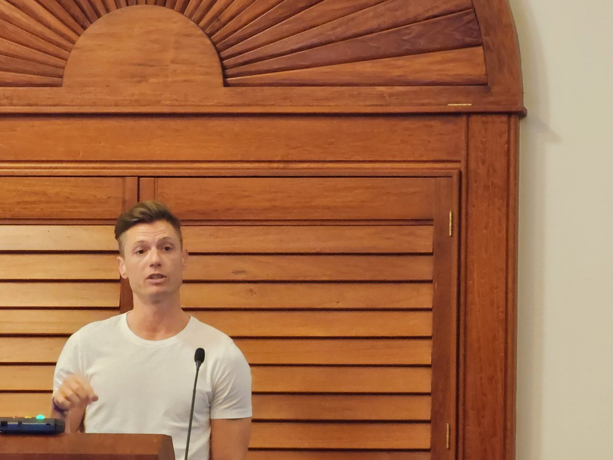 The DAVE Lab (@the_dave_lab) on Twitter photo #VSS2023 Day 5:
DAVE Lab alumni, Garry Kong, presented his new Working Memory paradigm that shows great promise!
Fellow #USYD researcher, <a href="/ReubenRideaux/">Reuben Rideaux</a> presented his talk on the efficient neural coding of sensory adaptation. #VSS2023 Day 5:
DAVE Lab alumni, Garry Kong, presented his new Working Memory paradigm that shows great promise!
Fellow #USYD researcher, <a href="/ReubenRideaux/">Reuben Rideaux</a> presented his talk on the efficient neural coding of sensory adaptation.