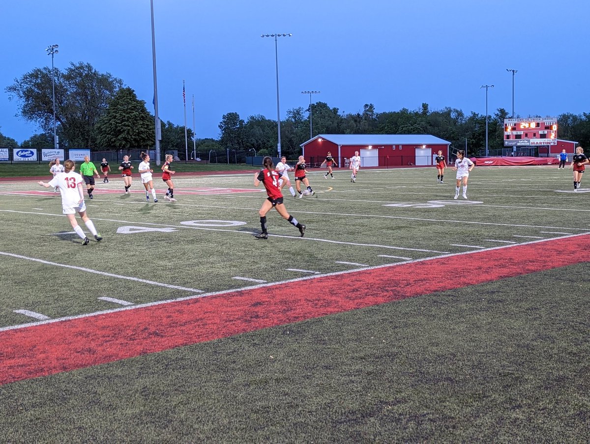 In their final home matches of the regular season, the JV wins 4-0 and the Varsity wins 3-0 versus Tosa East.