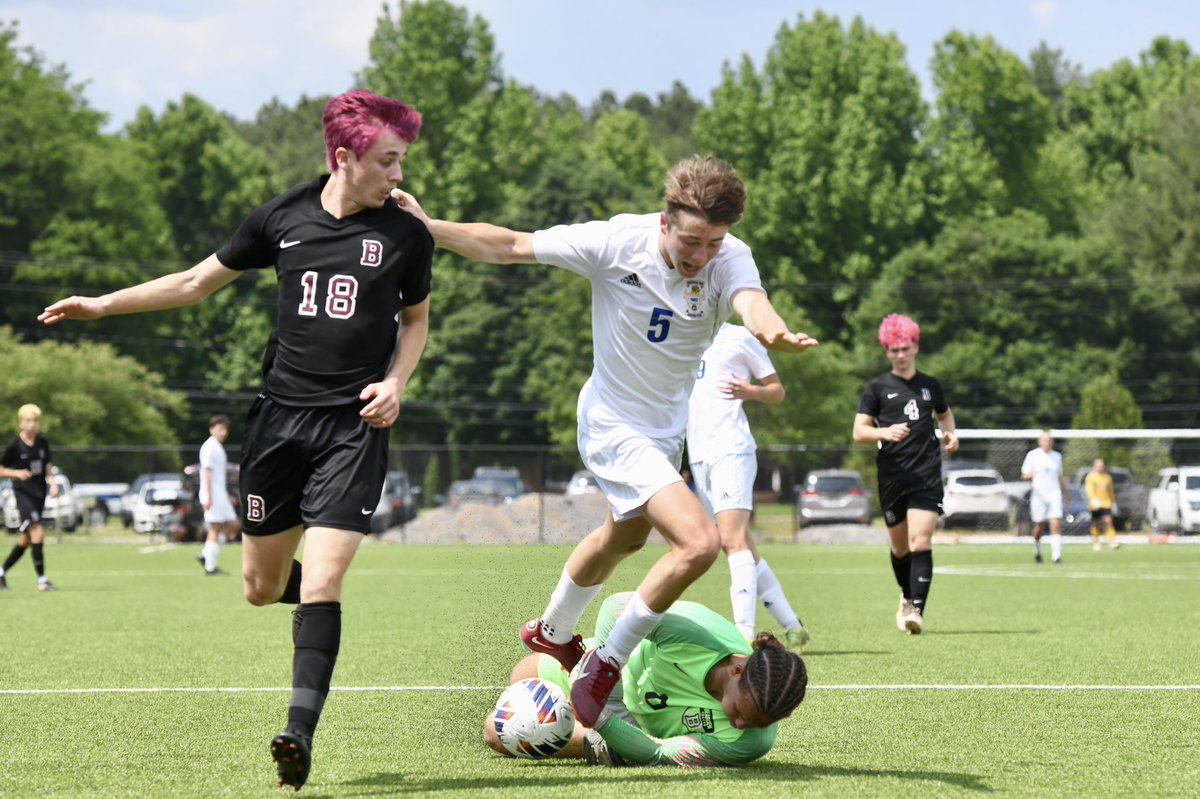 cspulliam's tweet photo. A few quick frames from @BHS_MSoccer 1-0 Class AAA first round win over Bearden in a championship rematch. 

Thomas Fields and the defense absorbed a barrage late and earned the unbeaten Bruins 12th shutout to move back into the semis. 

Full coverage to come on the @wherald! https://t.co/jXenWRdzHo