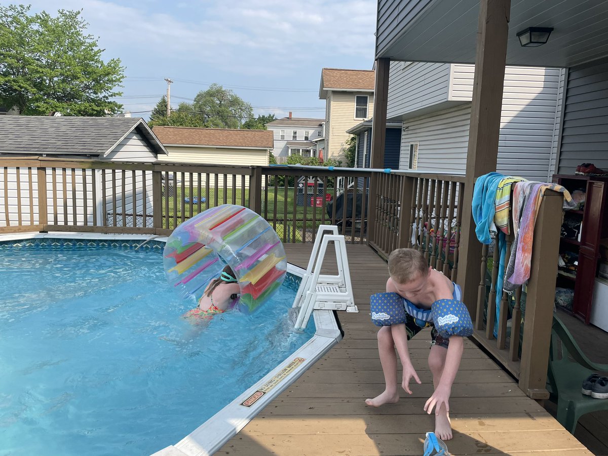 Zachary Smith on Twitter "First pool day 🤿"