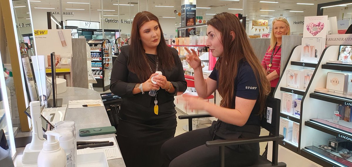 stmirrenwfc's tweet image. The Team and Staff had a lovely evening at Boots in Braehead. Thank you for hosting a fabulous event for us! #selfcare #skincare #teamcare