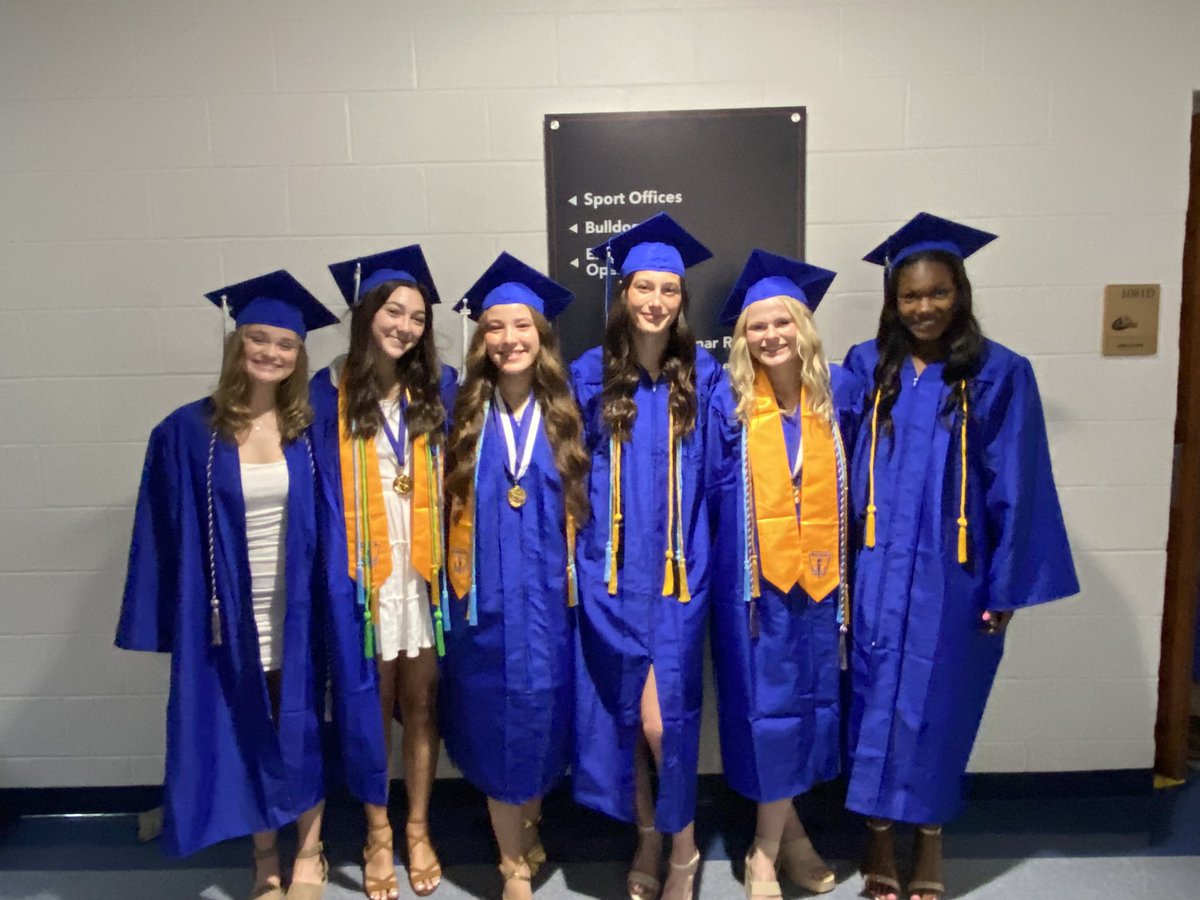 CHHSGirlsSoccer's tweet photo. Congratulations to our seniors! We love you and wish you all the best in your next chapter! โค๏ธ
#ForeverChelsea https://t.co/jx0iWha3d5