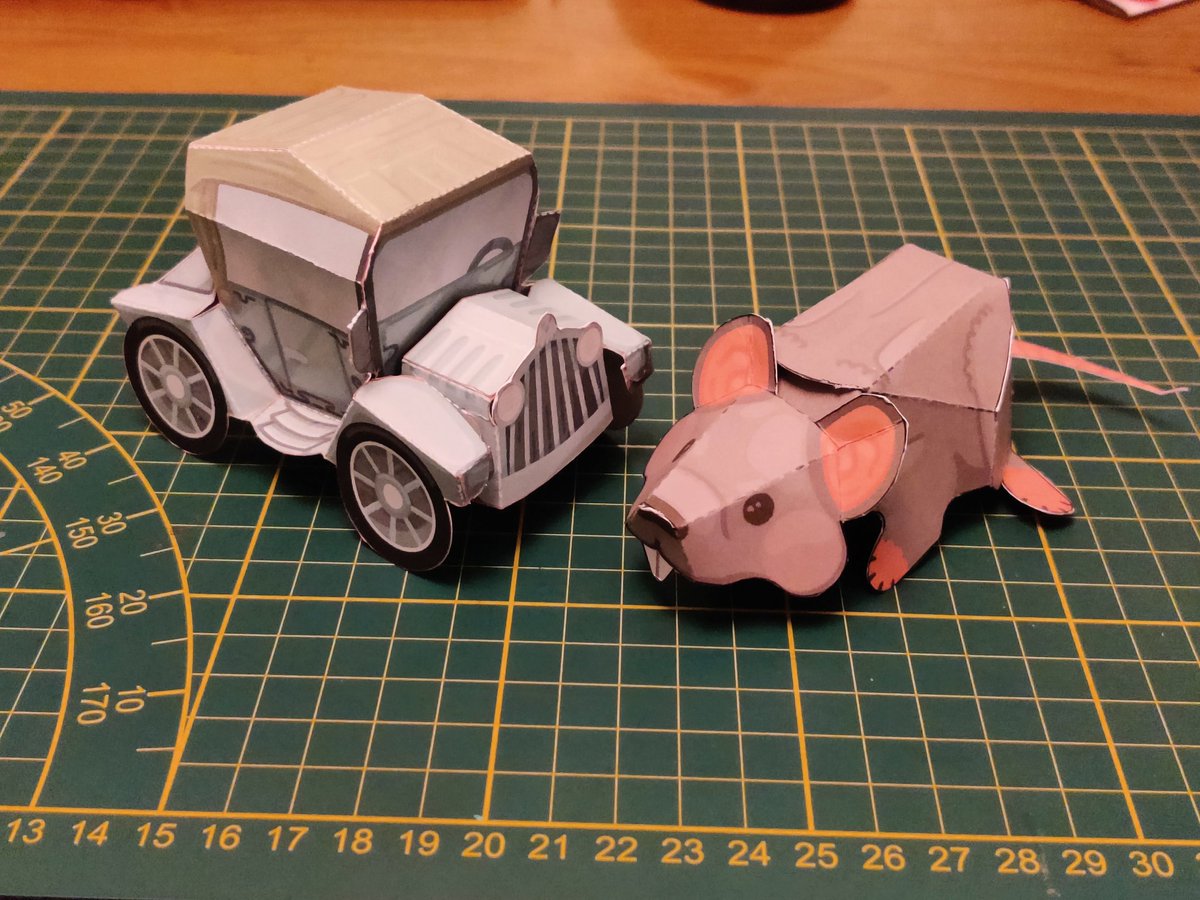 Had fun tonight crafting with friends. Look at these adorable paper toys designed by <a href="/FoldUpToys/">✂️ Fold Up Toys ✂️</a> 🥰 Done in about an hour.

#papercraft #creative #papermodel