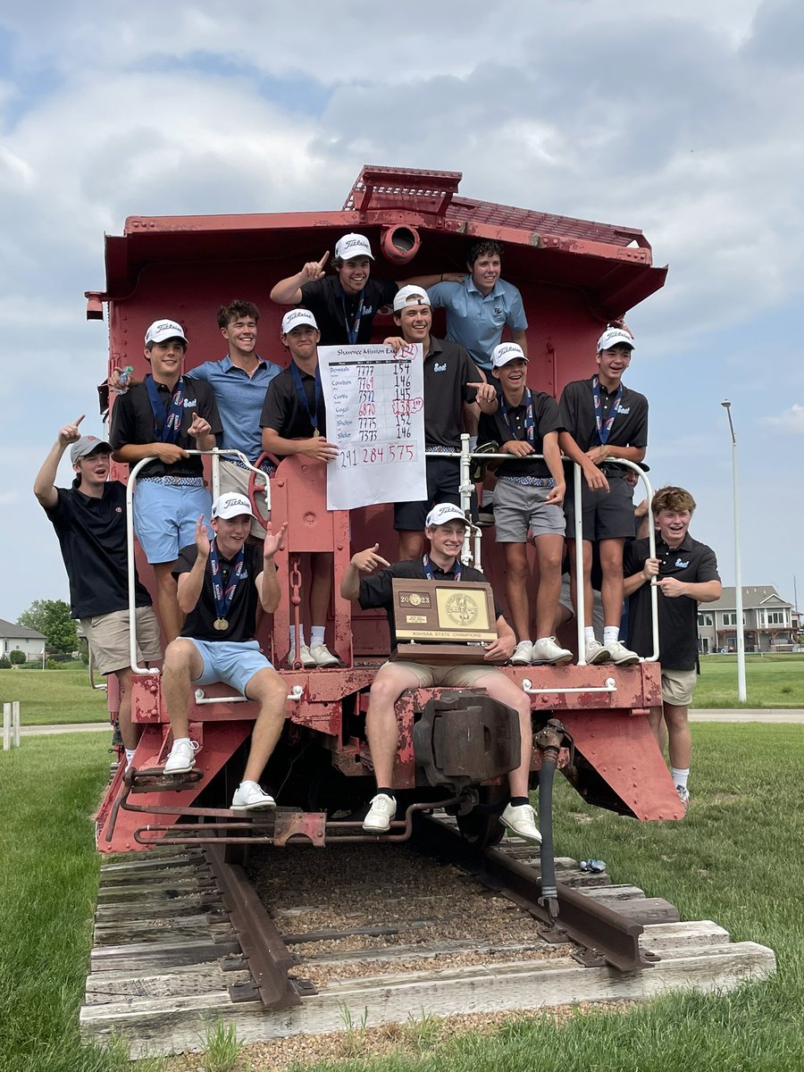SMEastLancers's tweet photo. Varsity Boys Golf: 

STATE CHAMPIONS! 

SME claims the 2023 @KSHSAA Class 6A State Title! 

Way to go @SMEBoysGolf https://t.co/NtyB5vtJSf