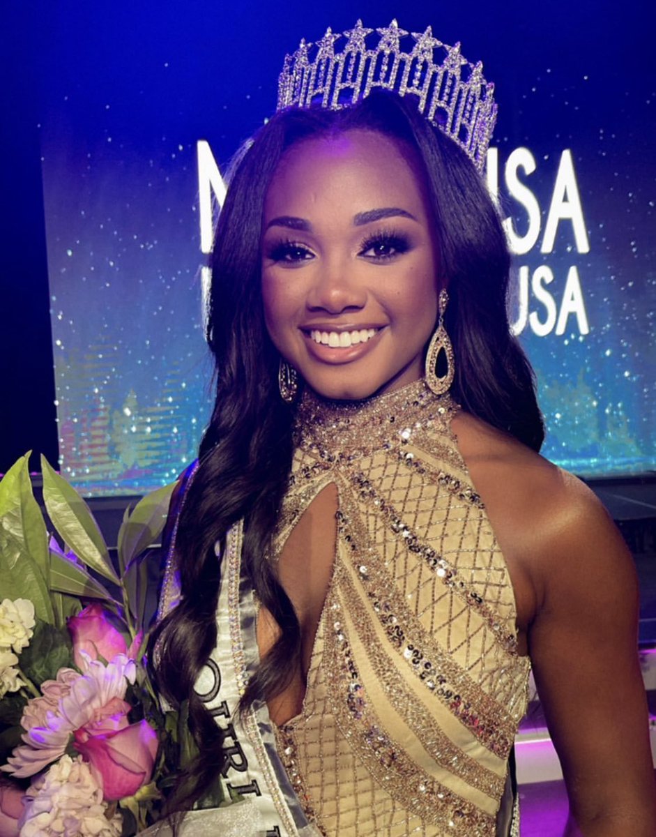 RealMissMOUSA's tweet photo. Got a new hat this weekend… 👑 I’m Autumn Black, and I’m forever grateful for this opportunity to serve as your Miss Missouri USA 2023! The year starts now. Let’s go, MO! 🇺🇸 https://t.co/Wn9Q6bGvKu