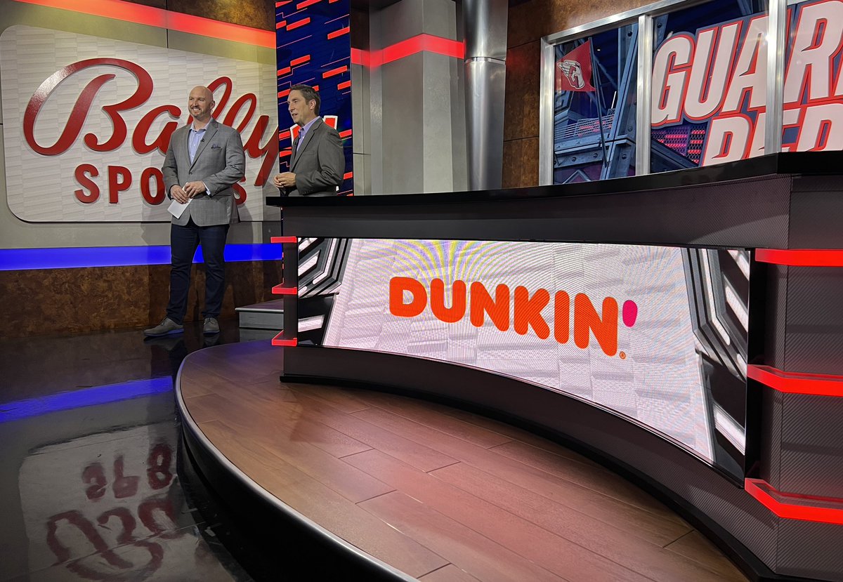 JLEWFifty's tweet photo. ⏰REMINDER!⏰
Stay tuned after #GuardiansLive postgame w/ Me & @AlPawlowski for the latest edition of the #GuardiansReport on @BallySportsCLE !
📝: Naylor’s impact
📝: the young rotation arms are cruising!
📝: my 1-on-1 interview w/ @CLBClippers P Gavin Williams! https://t.co/2LBcPlsuUj