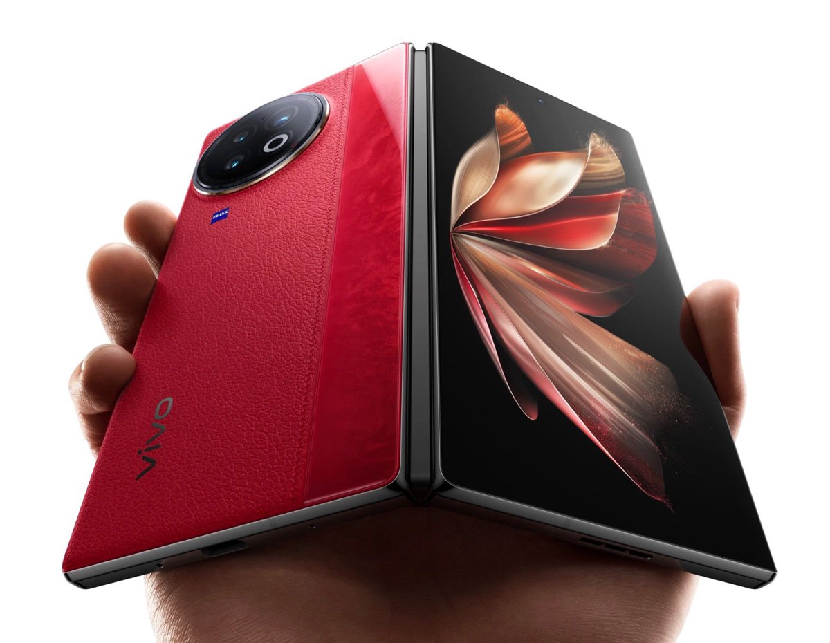 OnlyTechAE's tweet photo. And yeah I ordered it the new #vivoxfold2 🙂 @TheGalox_  @sondesix #vivo #xfold2 #vivofold https://t.co/82EQhqxJ2R