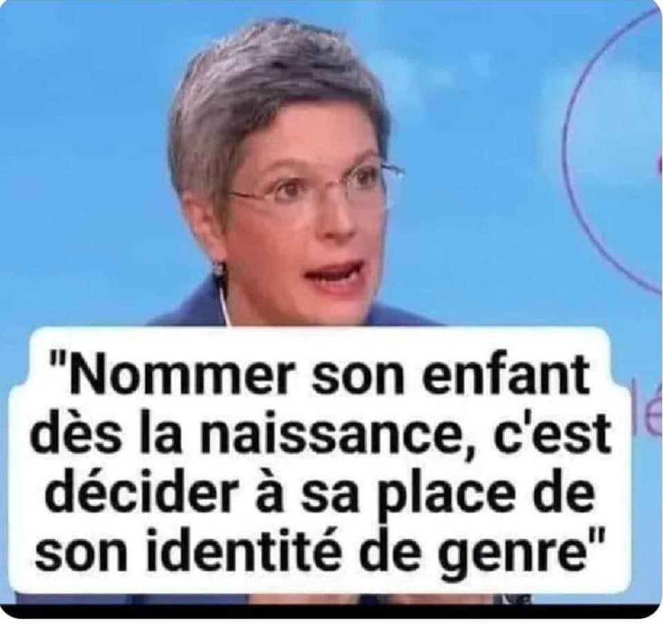 abou_seid's tweet photo. Attendre jusqu'à 18ans avant de trouver un nom à votre enfant(certainement choisi par lui même)🤪🤪🤪.
La fin s'approche https://t.co/LUk8OBgr9D