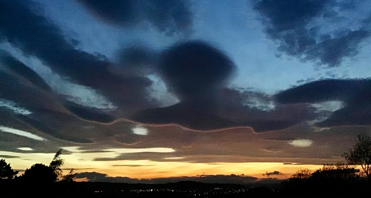 Cloudymamma (@cloudymamma) on Twitter photo And it’s goodnight from Inverness, Scottish Highlands
22:50hrs and still a beautiful Tuesday with one hour left to go!
Inverness city lights and the marvellous late night sky!💤💤
<a href="/CloudAppSoc/">Cloud Appreciation Society</a> <a href="/StormHourMark/">Mark Boardman</a>
#loveukweather #ThePhotoHour <a href="/metoffice/">Met Office</a> #StormHour And it’s goodnight from Inverness, Scottish Highlands
22:50hrs and still a beautiful Tuesday with one hour left to go!
Inverness city lights and the marvellous late night sky!💤💤
<a href="/CloudAppSoc/">Cloud Appreciation Society</a> <a href="/StormHourMark/">Mark Boardman</a>
#loveukweather #ThePhotoHour <a href="/metoffice/">Met Office</a> #StormHour