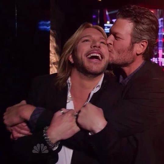 TeamCWByall's tweet image. TONIGHT is the finale and @blakeshelton ‘s final show on @NBCTheVoice ! The end of an era has arrived! They are pulling out all the stops tonight with an all-star blowout! Who’s watchin’?🔥

@CWBYall #TeamBlake #Season7WINNER #TheVoiceFinale #season23