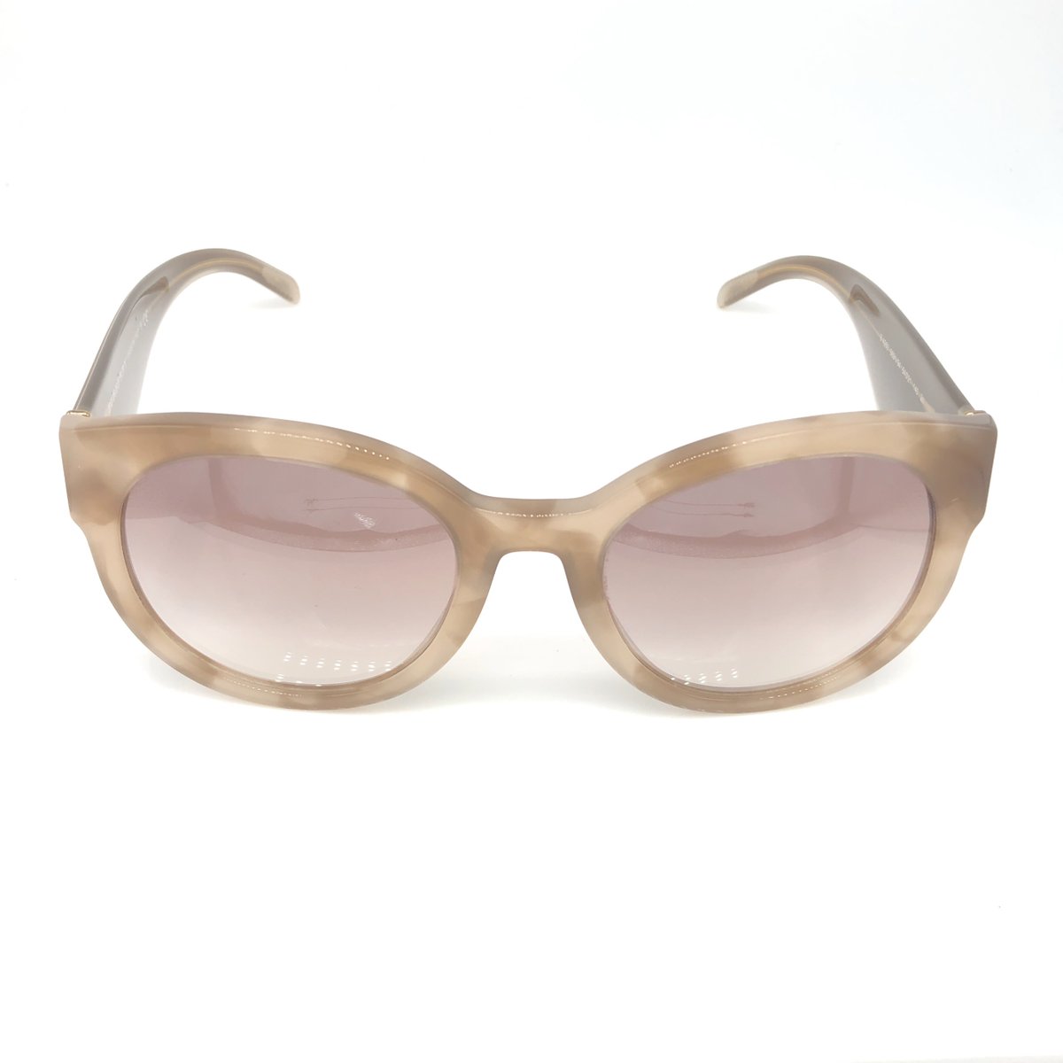 NeerajBindal6's tweet photo. Here is another view of those good looking #Burberry frames. Come on in and try them on sometime! Now accepting Davis and FEP Blue Vision Plans right in your neighborhood.  Make an appointment online today at https://t.co/x0pmGLouVb. #Optometrist #optometry #optical https://t.co/Q4UCl6rm5C