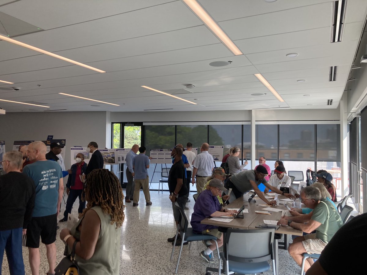 urbanreviewstl's tweet photo. At a Metro North Southside Jefferson Avenue Open House @ Doorways, 1101 N. Jefferson until 7pm. #stl #lightrail #metrostl https://t.co/2vZWQjGBpr