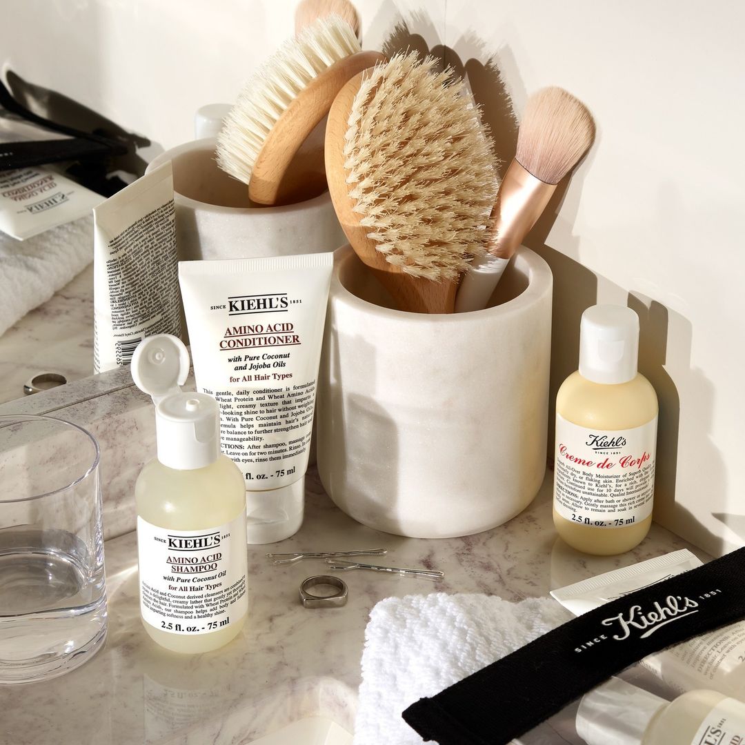 We are loving Kiehl’s skincare and bodycare items this season. Stop by today to make sure you’re all stocked up on SPF for this summer! ☀️