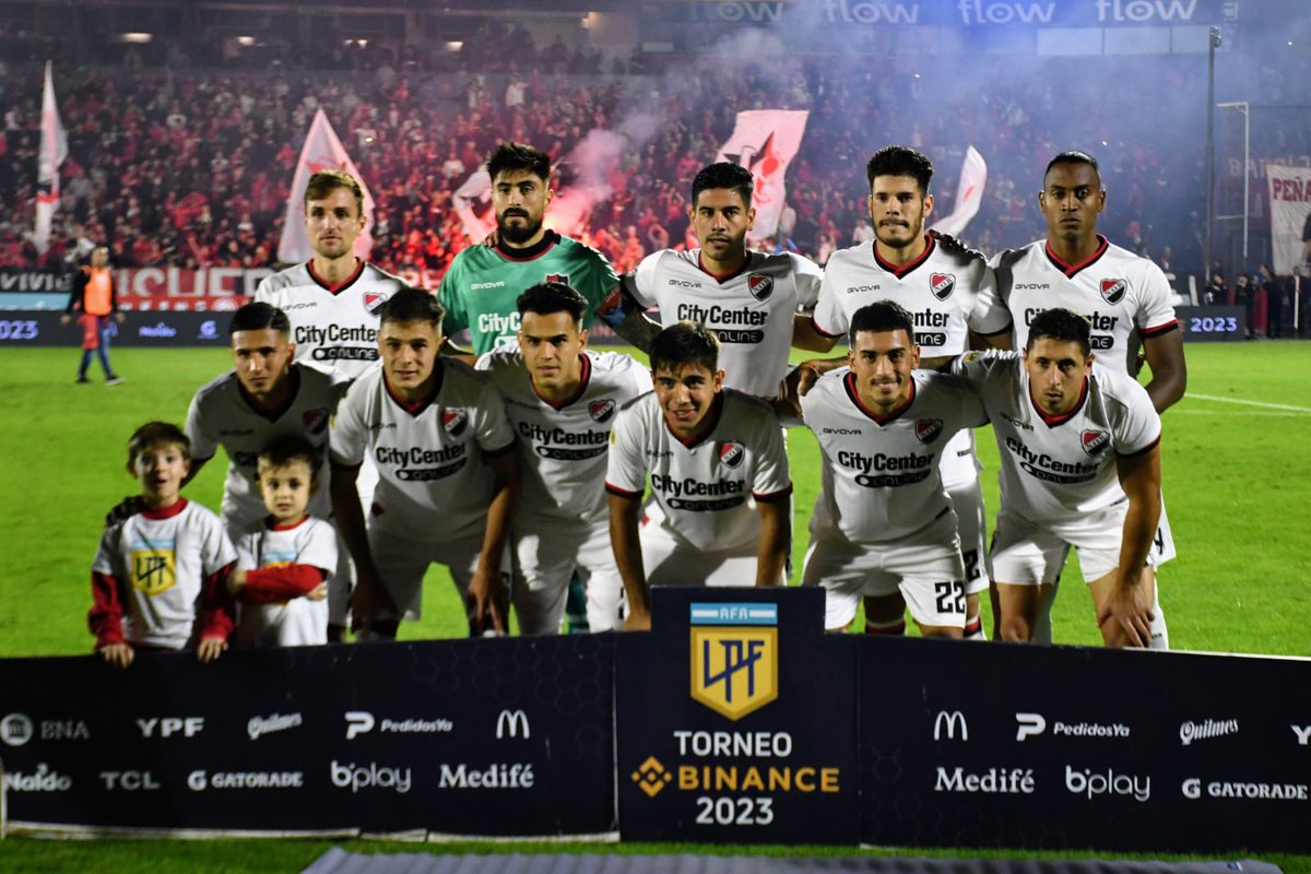RubenFragaCLG's tweet photo. 📻🎙️#RubénFragaCLG |
🔴⚫️SORTEAMOS 2 PLATEAS para #Newells vs. Godoy Cruz. 
✅Like y seguinos.
✅Nombre y 3 últimos Nº del DNI.
✅Arrobá a 3 leprosos/as.
✅RT.
Sorteamos: el miércoles 24/5, a las 23:30, en el programa. Un/a ganador/a se lleva las dos plateas.
📸 @juanfotosros https://t.co/VwQ8m40xRl