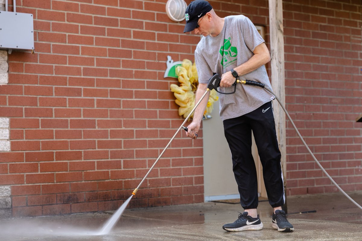 MUSOMWV's tweet photo. We had a great time power-washing, pulling weeds, mulching &amp; planting herbs &amp; vegetables in new raised garden beds for #ProjectHope residents. It feels great to give back to our community during #CommunityCaresWeek.

There's still time to join us! https://t.co/nrZxgf9BIJ https://t.co/Jm9wunrf10