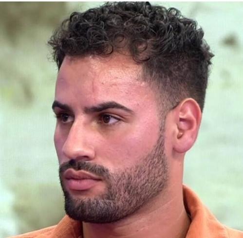 locrack's tweet photo. #TierraDeNadie12 
Os gustaría que ganara Asraf ?
♥️ Si
🔄 No https://t.co/6rtmtgfySx