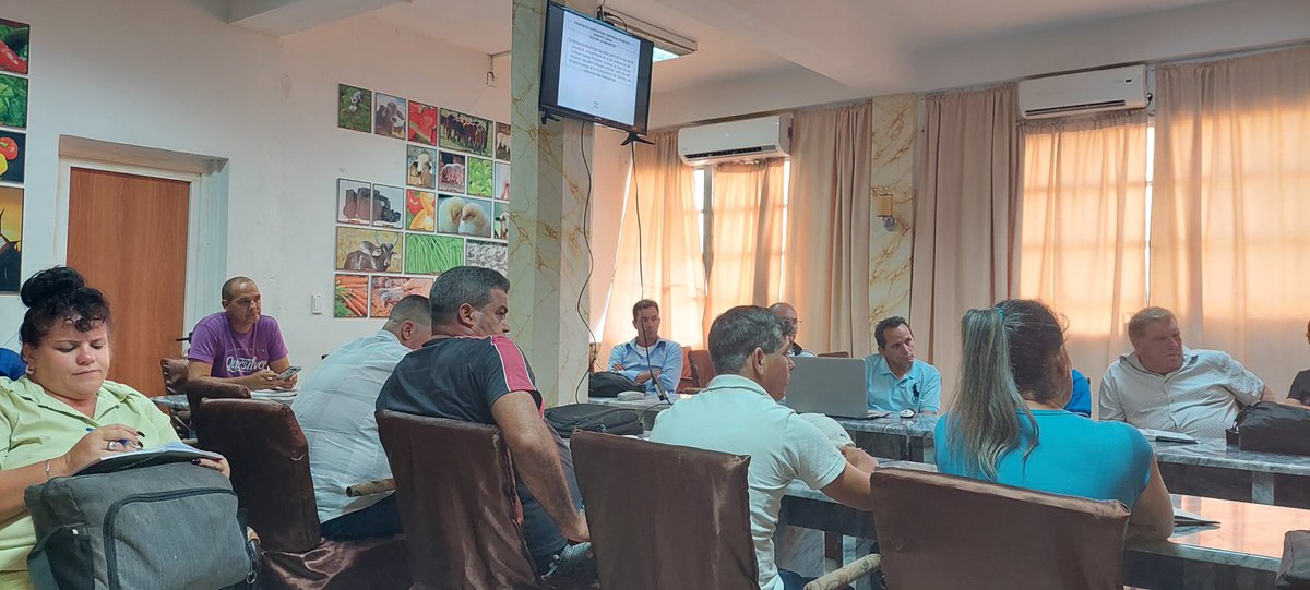 Encuentro de trabajo de los Grupos Avícola, Agroforestal, Agrícola, Gelma y el Grupo Ganadero al frente, con la delegación de la agricultura y demás autoridades del gobierno del Municipio Especial Isla de la Juventud,para fortalecer el Sistema Agroindustrial Municipal